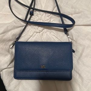 MICHAEL KORS
Leather Crossbody Bag